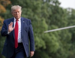 El presidente de los Estados Unidos, Donald Trump, ha generado dudas e incertidumbre debido a su comportamiento errático e impredecible.