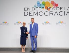 El pasado fin de semana, la Presidenta Claudia Sheinbaum participó en la Cumbre en Defensa de la Democracia. Destaca el papel de México en los retos por venir.