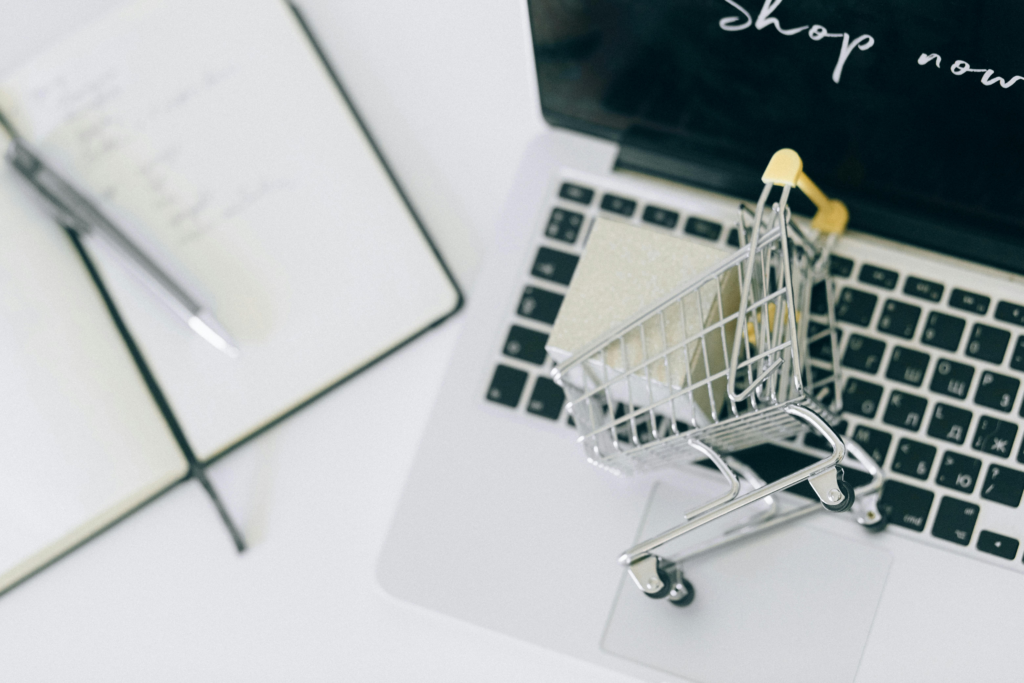 Las plataformas digitales no sólo modelan formas de consumo, sino las dinámicas sociales. La industria cultural se ha ajustado a estos cambios.