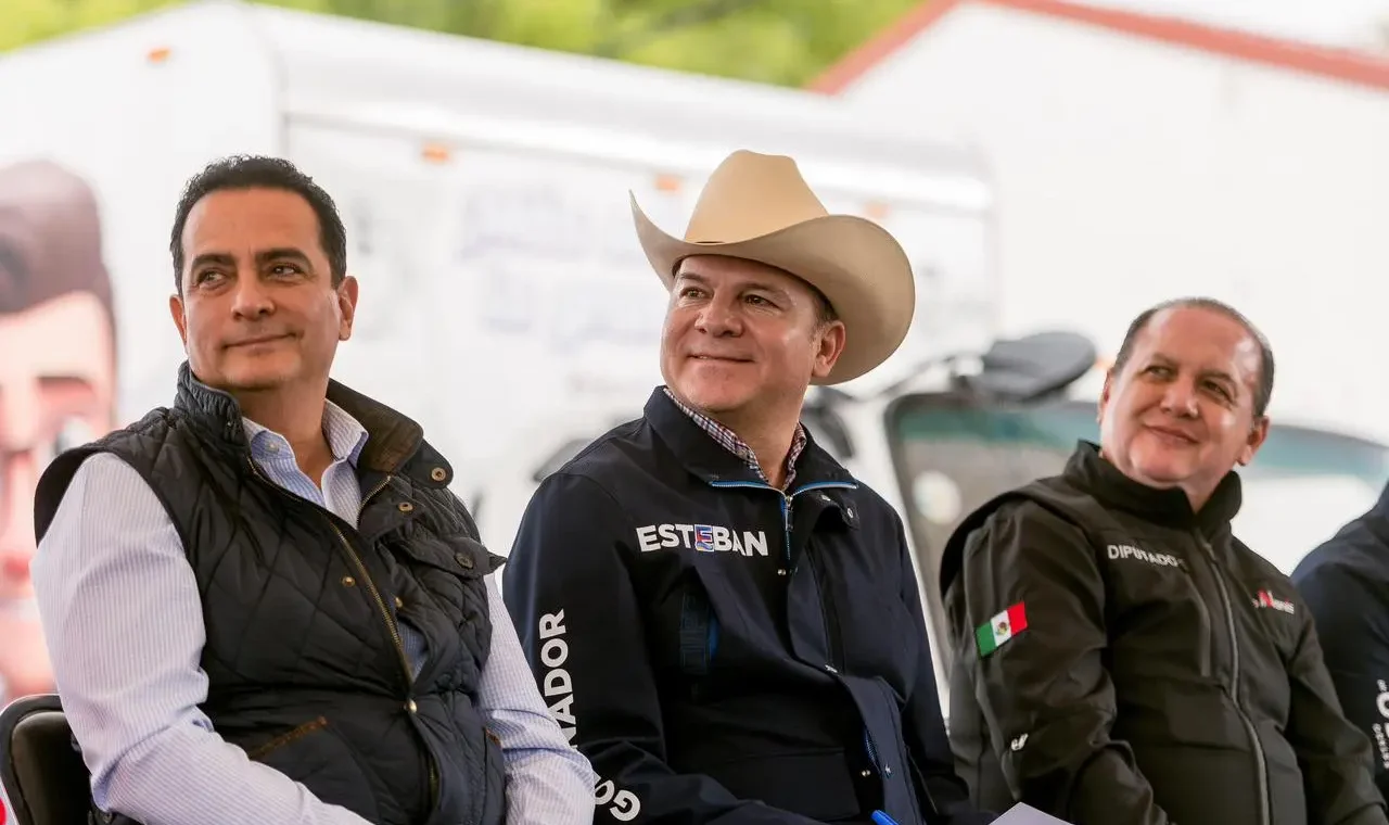 Diversas publicaciones apuntan al gobernador de Durango como objeto de investigaciones que lo vinculan con el crimen organizado.