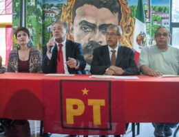 El Partido del Trabajo (PT) ha desarrollado una estrategia que lo mantiene vigente a pesar de ser una fuerza política minoritaria.