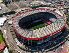 La disputa legal entre la FIFA y los titulares de palcos del Estadio Azteca se encuentra en un punto de tensión máxima.