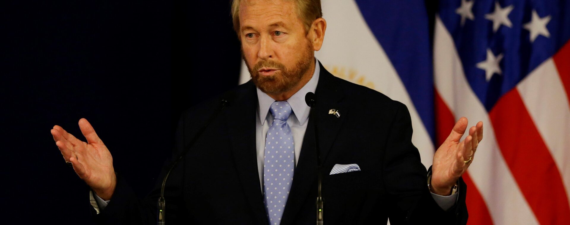 La presencia de Ronald Johnson como embajador estadounidense en México ha venido acompañada de acciones sugerentes.