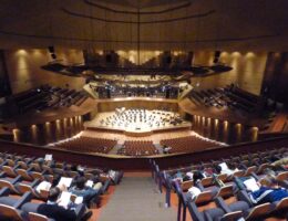 La Sala Nezahualcóyotl es un recinto icónico de la Ciudad Universitaria de la UNAM.
