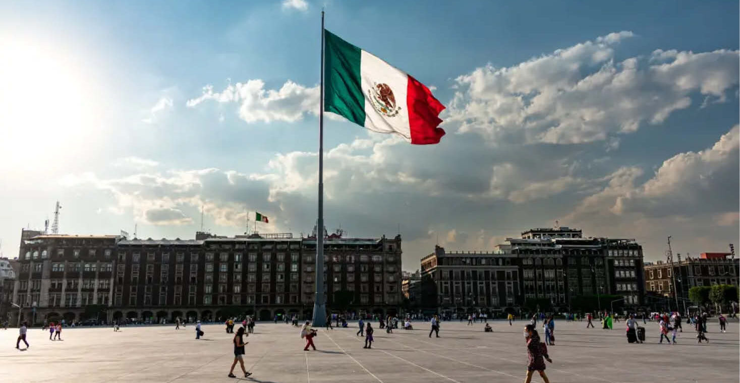 La democracia en México ha tenido grandes cambios institucionales a lo largo de su historia. La nueva reforma electoral apunta a adaptarse a los nuevos retos del siglo XXI.