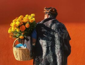 Mujer de espaldas