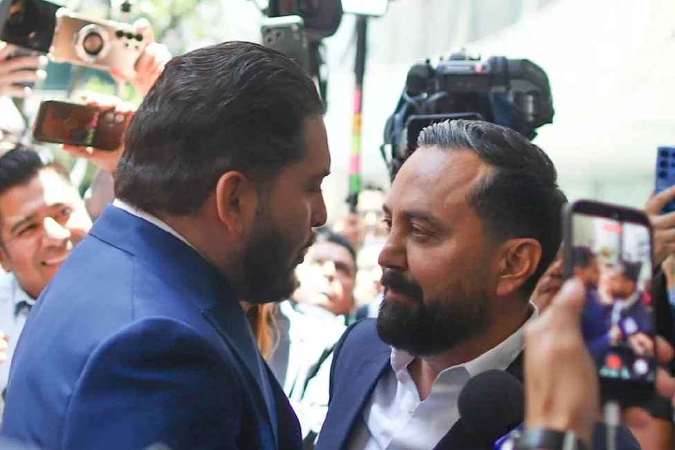 Enemigos o adversarios